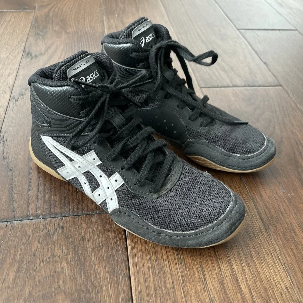 Asics Matflex 7 High Top Wrestling Shoes Youth Kids Size 2 Black White 1084A011